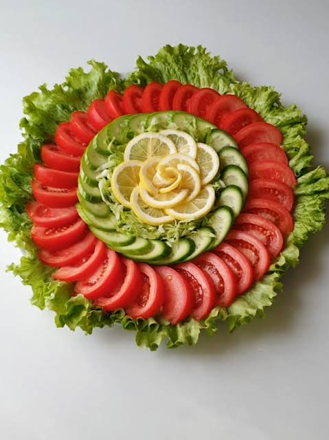 طبق خضروات طازجه